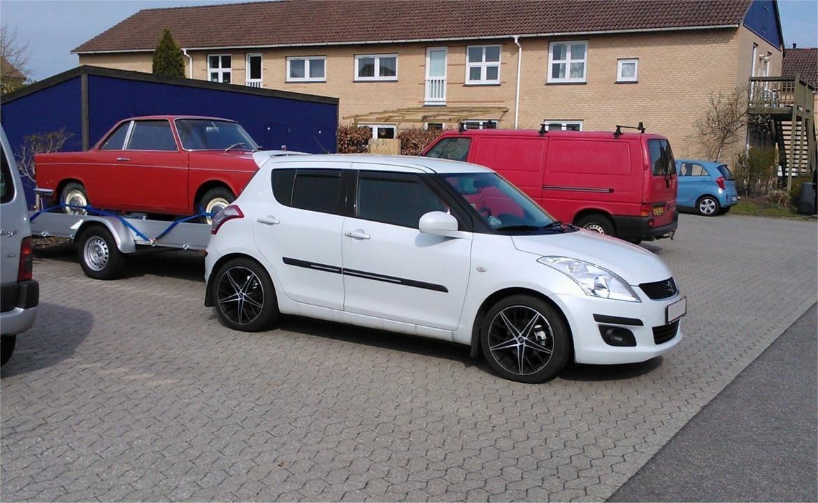 Suzuki Swift 1.2 GLX [solgt] - Sidste billede jeg har pt - siden er der kommet rustfri chrom lister under vinduerne og andre baglygter. billede 5