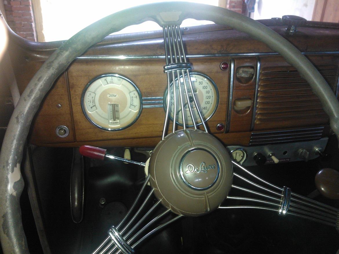 Ford V8 Deluxe - Man havde også cruise control dengang :) billede 8