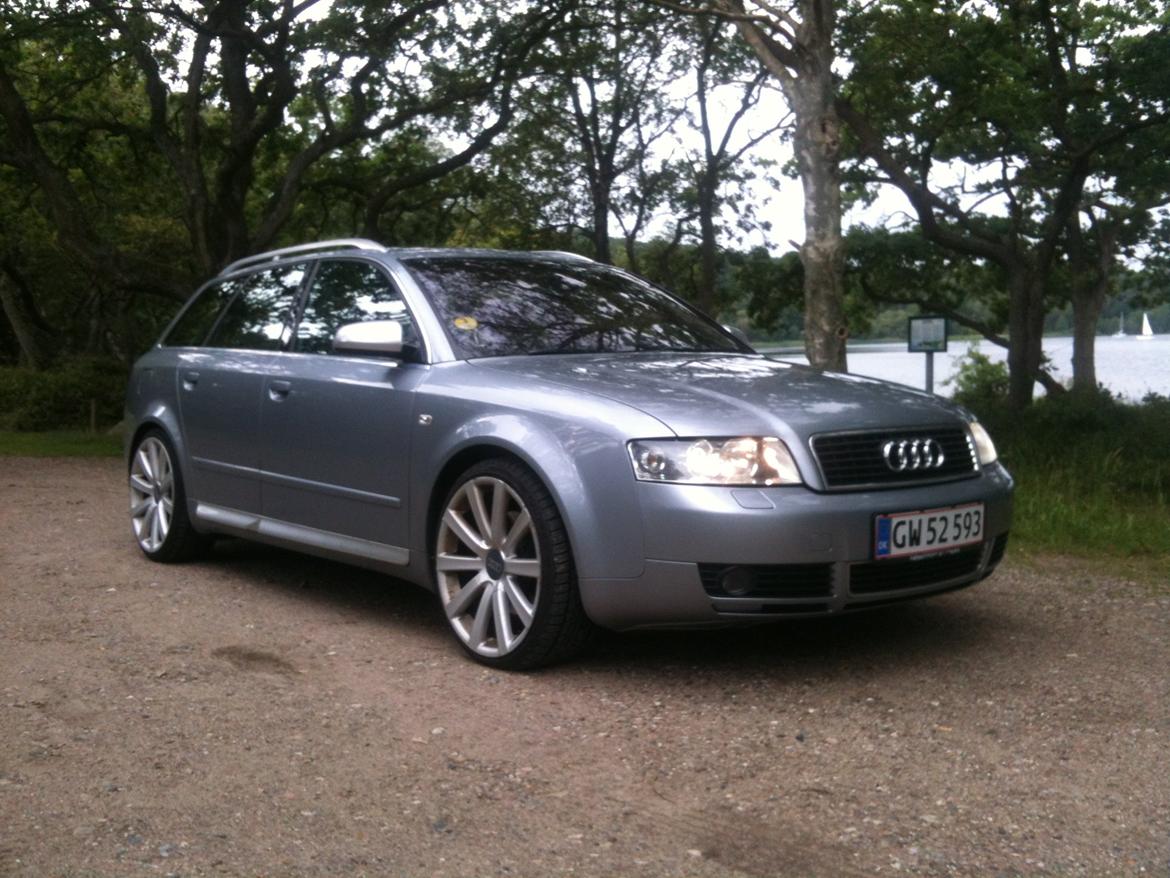 Audi A4 2,5 V6 TDI Quattro billede 1
