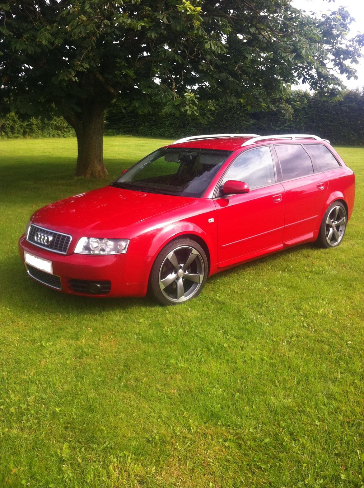 Audi A4 Avant - Den nye front (S4) nye lister (S4) indfarvet panel/skørter
 billede 2