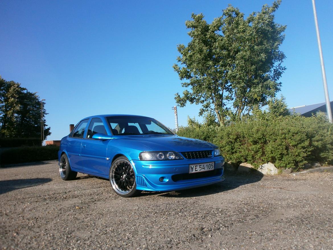 Opel vectra 2.0 16v " SOLGT " billede 1