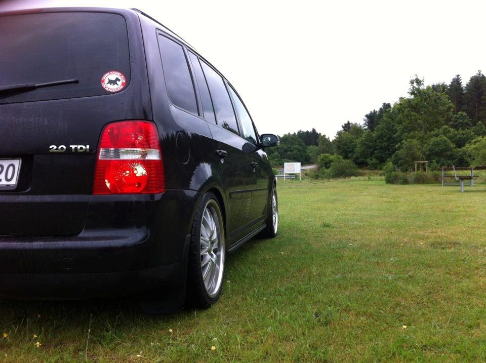 VW Touran 2.0 TDI comfortline ( Totalskadet ) billede 4