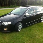 VW Passat 3c variant Tdi / R Line (SOLGT)