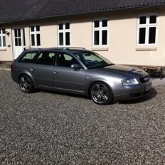 Audi A6 Avant 2,5 163 6 gear