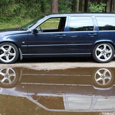 Volvo V70 R