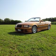 BMW 325i Cabriolet