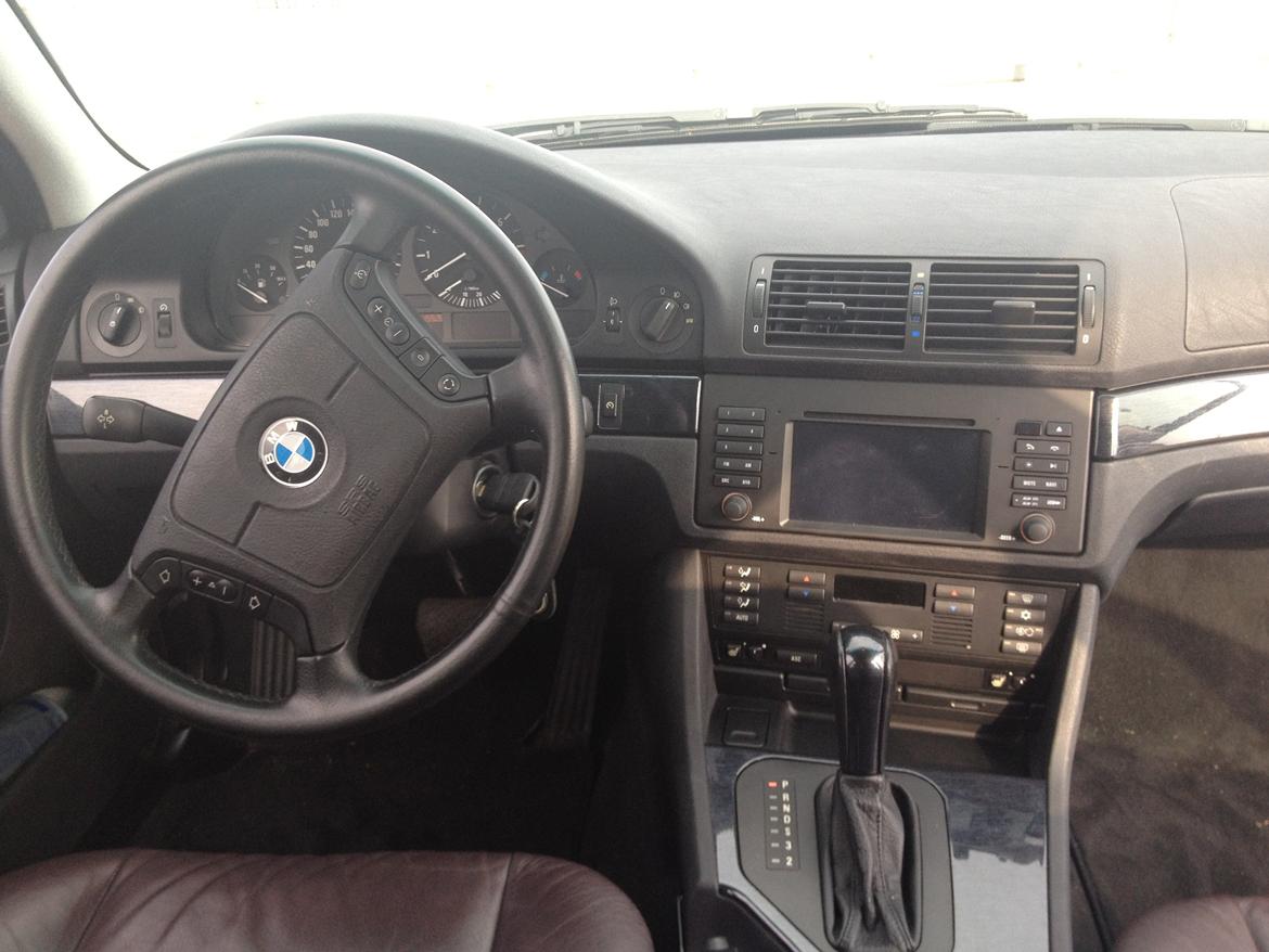 BMW e39 523i aut. [SOLGT] billede 13