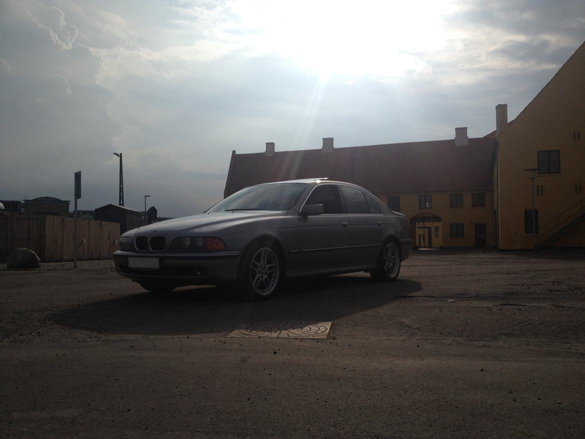 BMW e39 523i aut. [SOLGT] billede 16