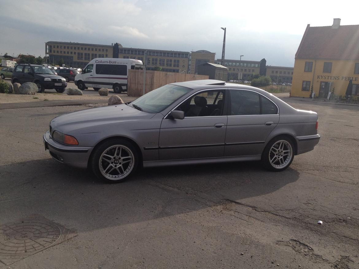 BMW e39 523i aut. [SOLGT] billede 17