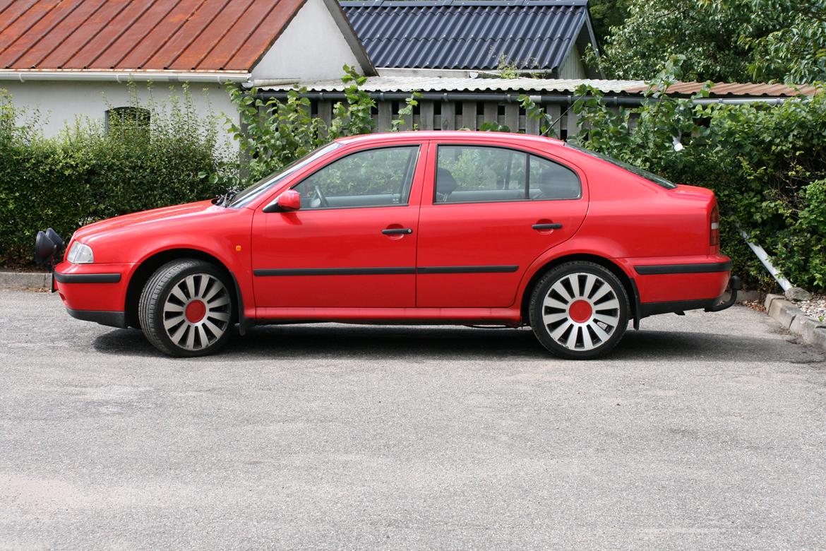 Skoda Octavia 1,9 TDI GLX *solgt* - Sådan ser bilen ud idag :) billede 2