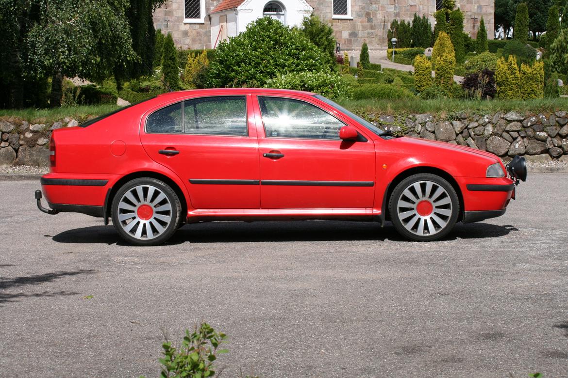 Skoda Octavia 1,9 TDI GLX *solgt* - Sådan ser bilen ud idag :) billede 3