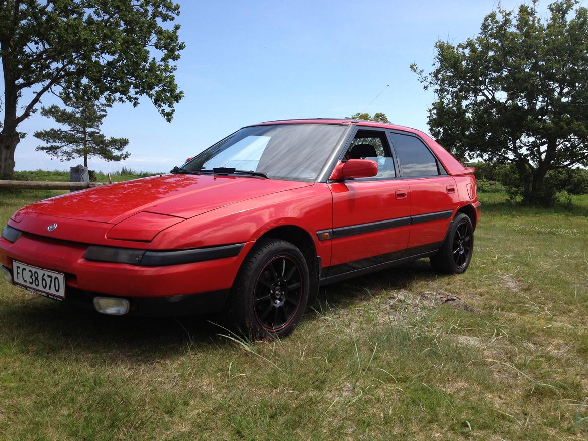 Mazda 323F Mk VII billede 1