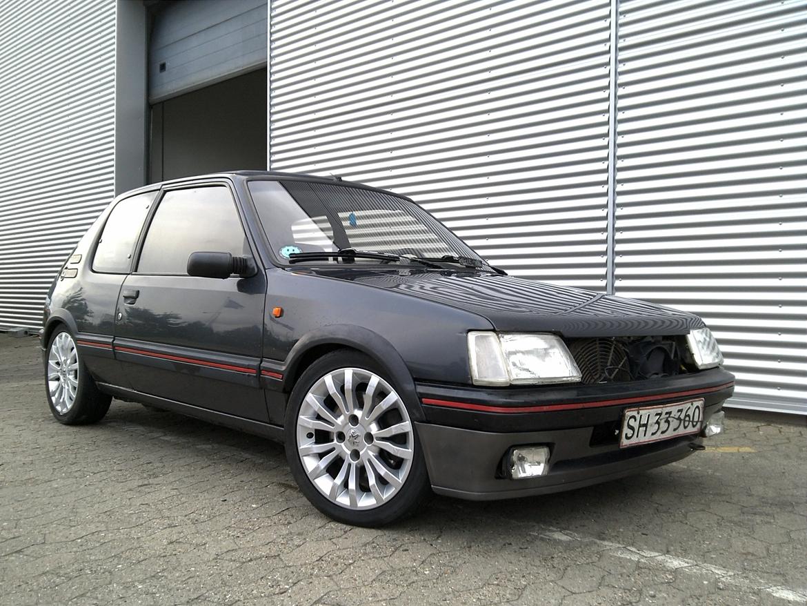 Peugeot 205 2,0 GTi-6 billede 1
