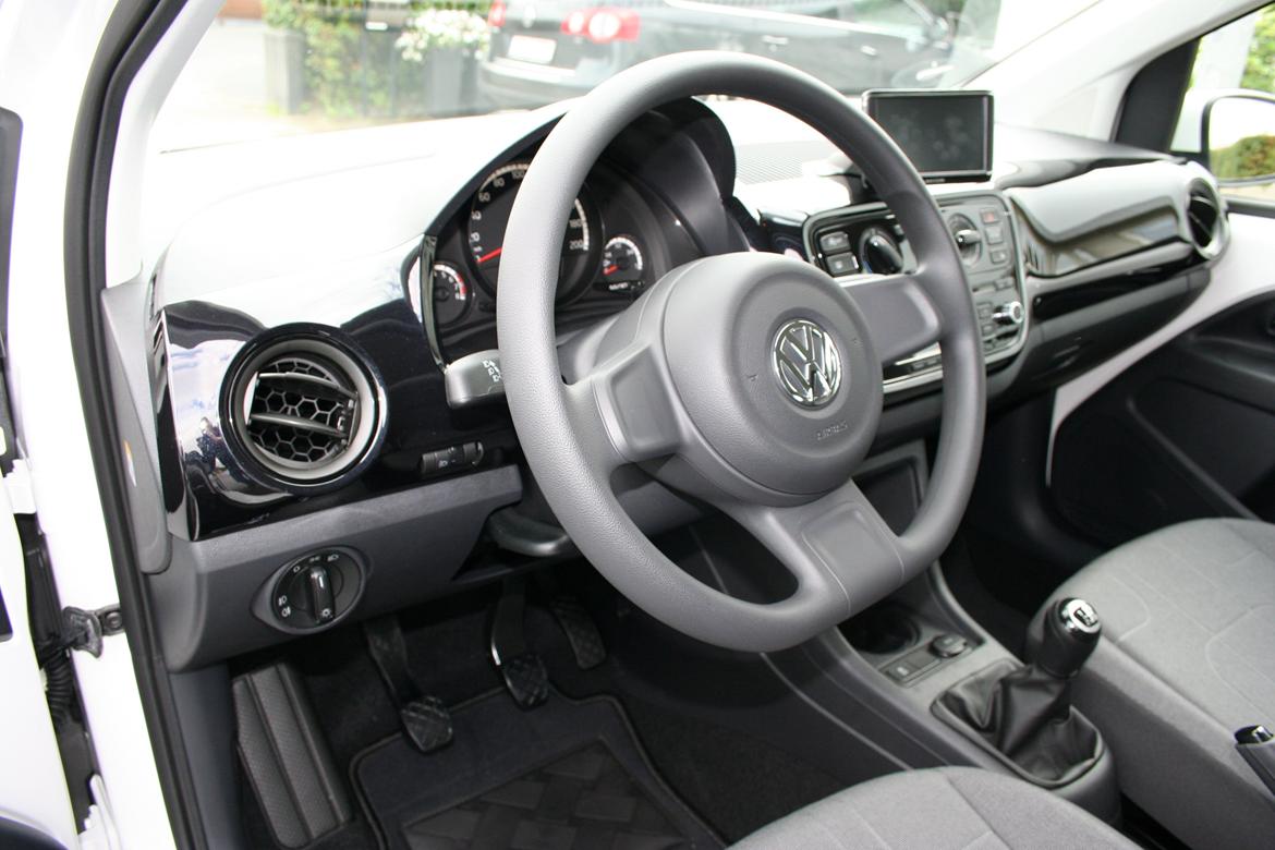 VW UP 1,0 Bluemotion 5 dørs “Solgt” billede 7