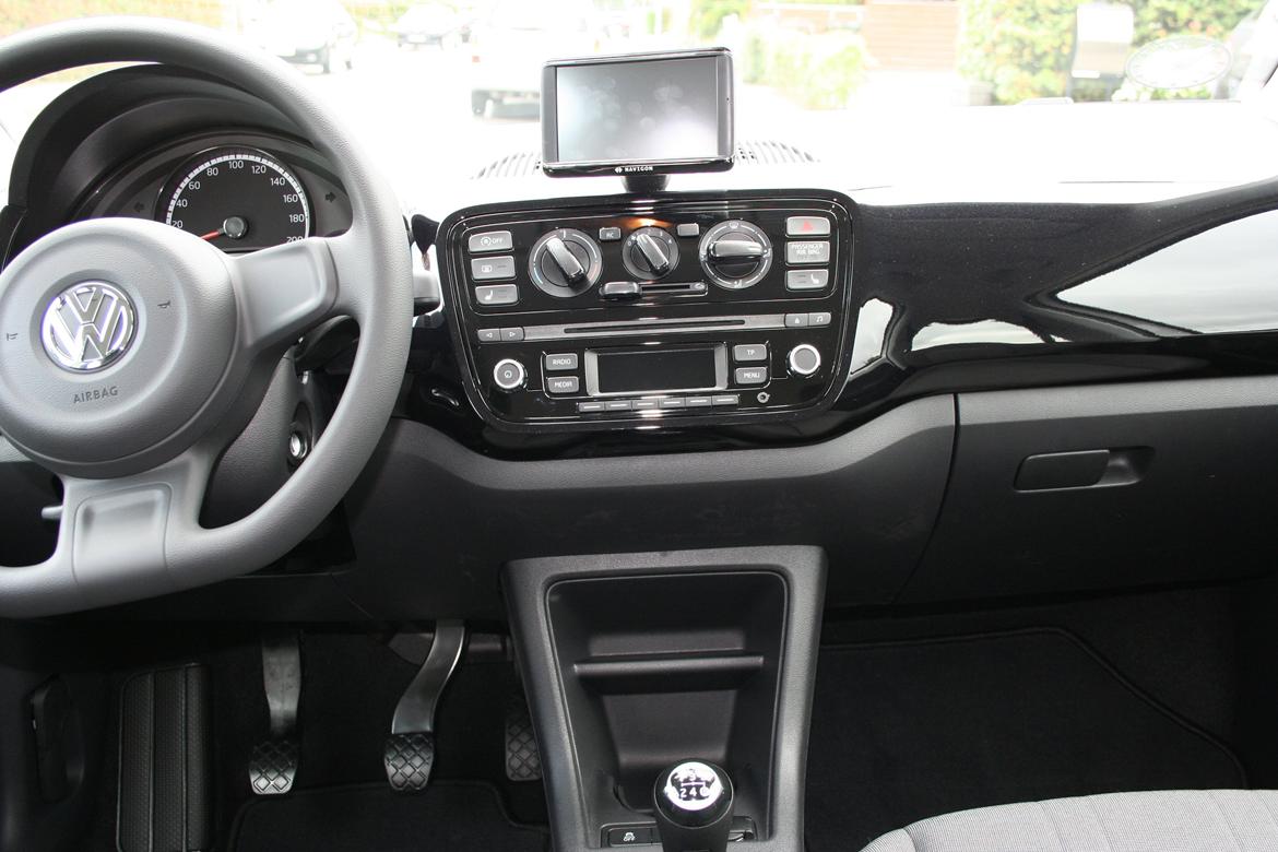 VW UP 1,0 Bluemotion 5 dørs “Solgt” billede 13