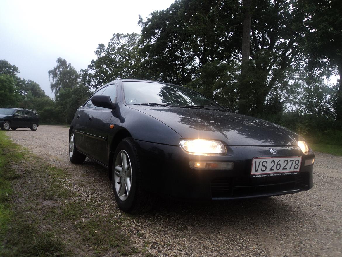 Mazda 323F 1,5 16v GLX (SOLGT) billede 13