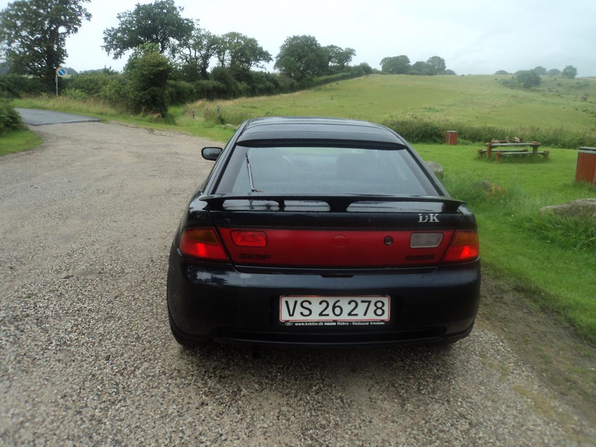 Mazda 323F 1,5 16v GLX (SOLGT) billede 9