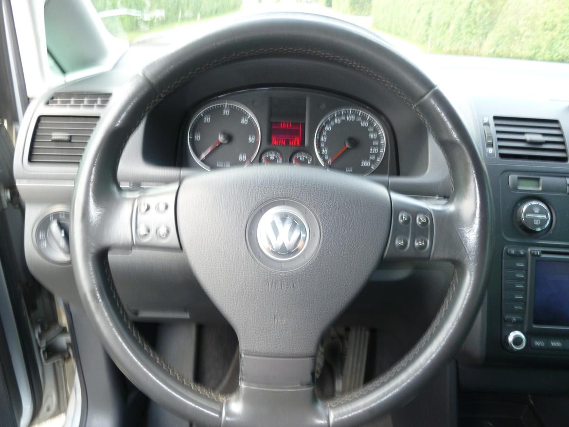 VW Touran DSG *solgt* billede 7