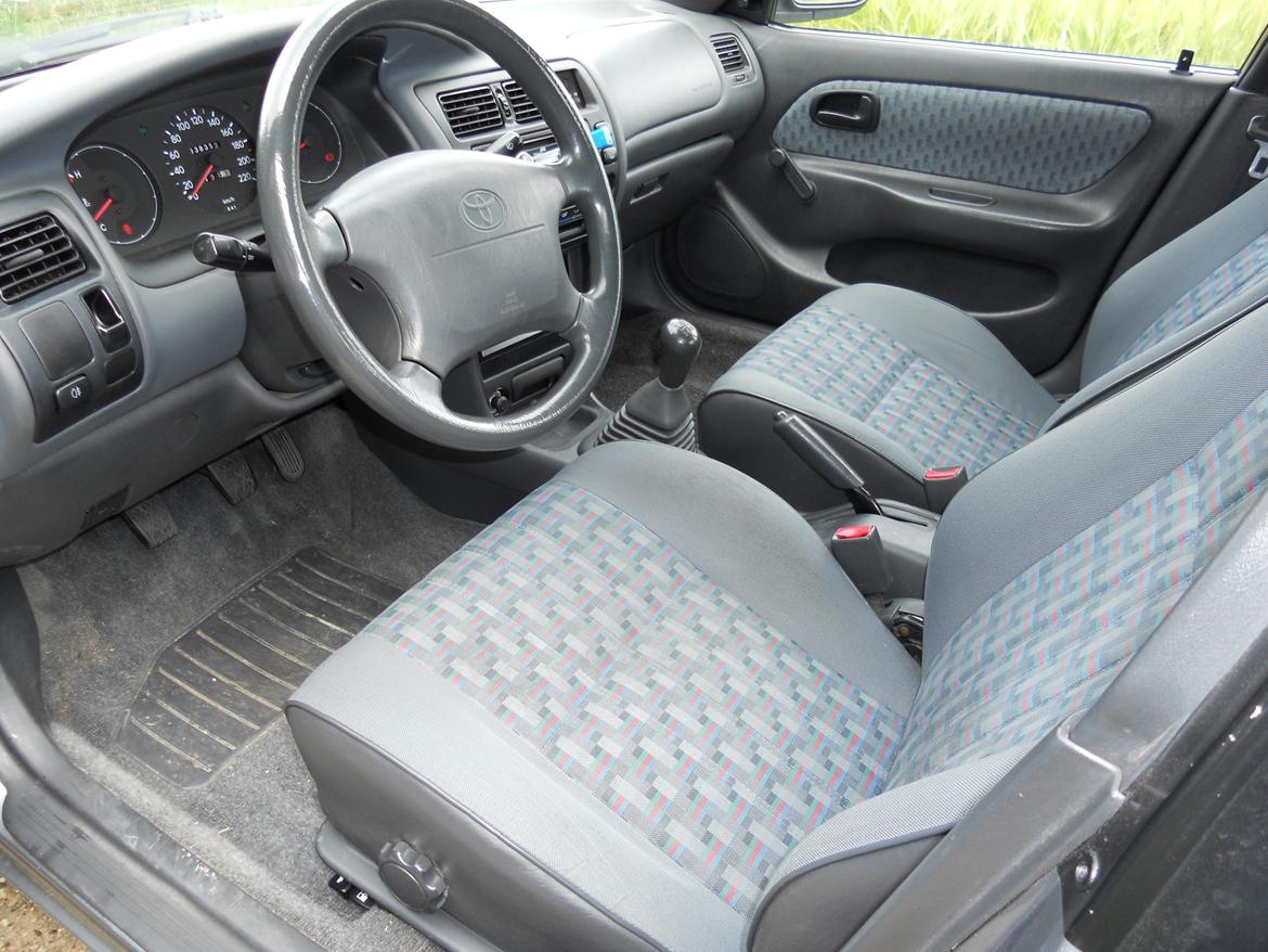 Toyota Corolla 1,3 XLI Sedan Solgt billede 9