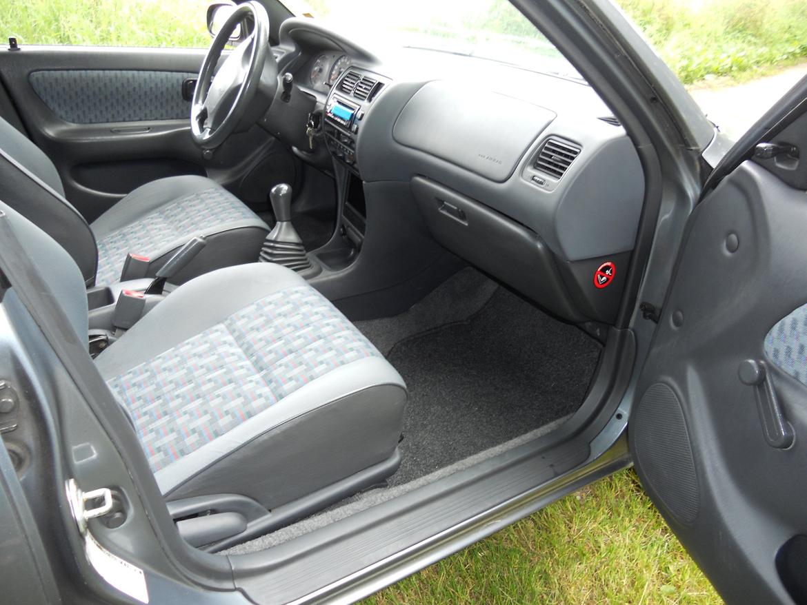 Toyota Corolla 1,3 XLI Sedan Solgt billede 12