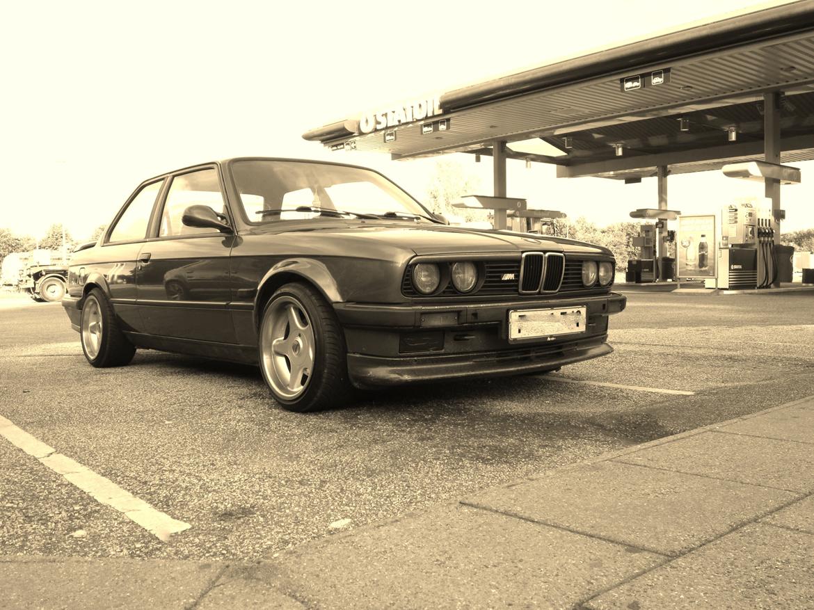 BMW E30 320i. Solgt billede 2