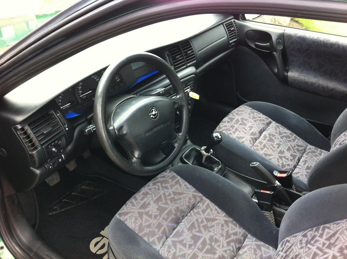 Opel Vectra B 2,0 16V solgt billede 2
