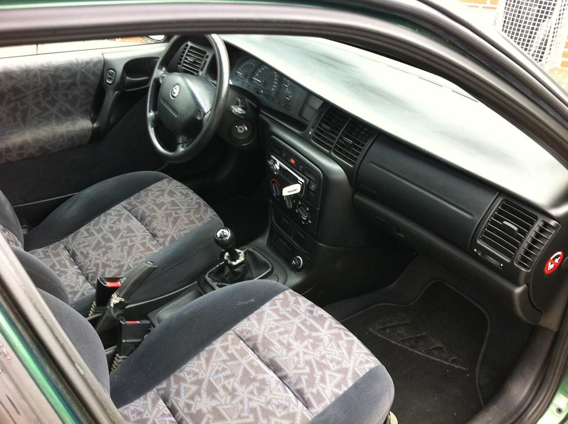 Opel Vectra B 2,0 16V solgt billede 7