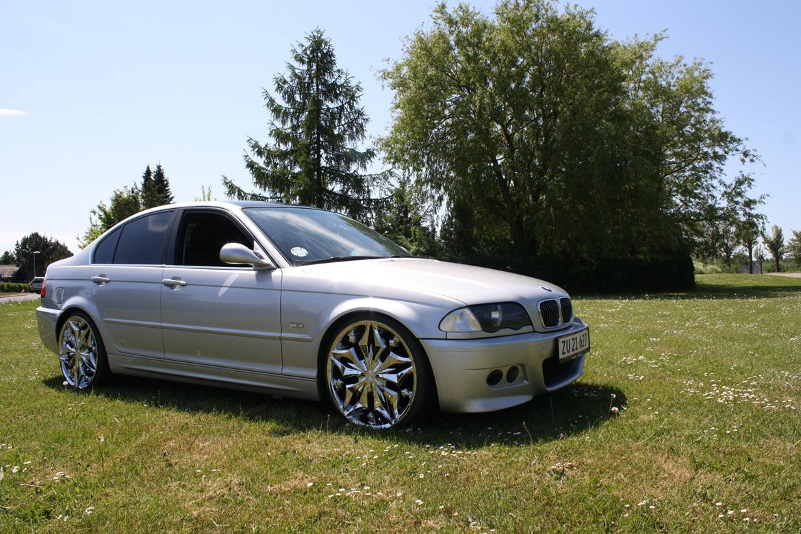 BMW 320I [Tidl. bil] billede 1