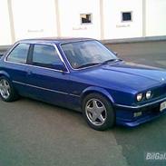 BMW 320I E30