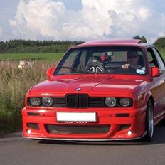 BMW e30 320i (donorbil)