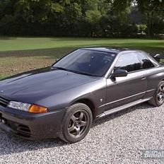 Nissan Skyline R32 GT-R
