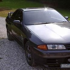 Nissan Skyline R32 GT-R