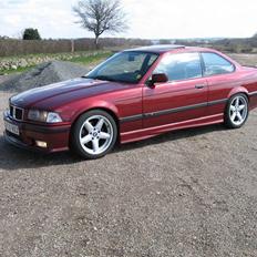 BMW 325i coupe *solgt*