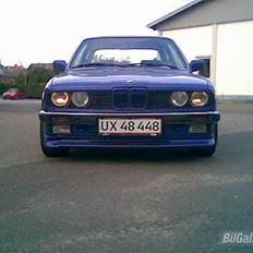 BMW 320I E30
