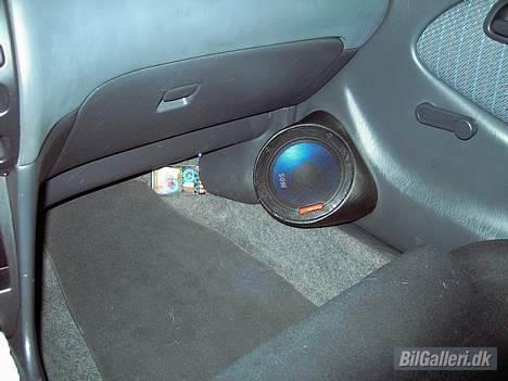 Toyota Corolla  SOLGT - hjemmelavet højtaler i de forreste dørsider billede 8