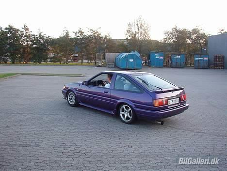 Toyota Corolla Coupé 1,6GT SOLGT - Potten brummer godt!! billede 2