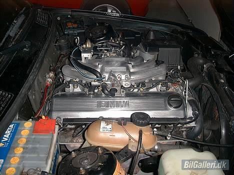 BMW 320 i E30 (solgt) billede 9