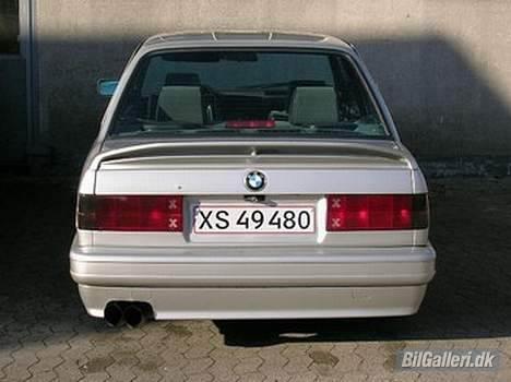 BMW 320i   *Solgt* billede 4