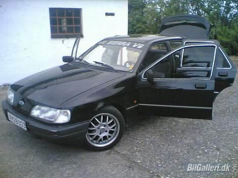 Ford Sierra 2.0 v6 -SOLGT- - havde streamer i forruden i en periode.... men så kom der en sur strisser og forlangte 500 kr. i bøde.... træls  billede 10