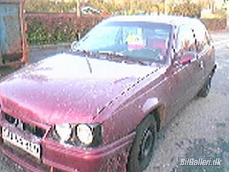 Opel Kadett E Skrottet - Her kommer så lidt billeder af hvordan den så har set ud imens den blev lavet..   billede 11