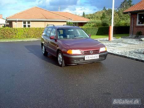 Opel Astra F 1,6i Club Caravan billede 1