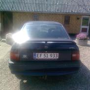 Opel Vectra 1.6i 8v