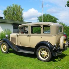 Ford Model A Town Sedan (4-dørs)