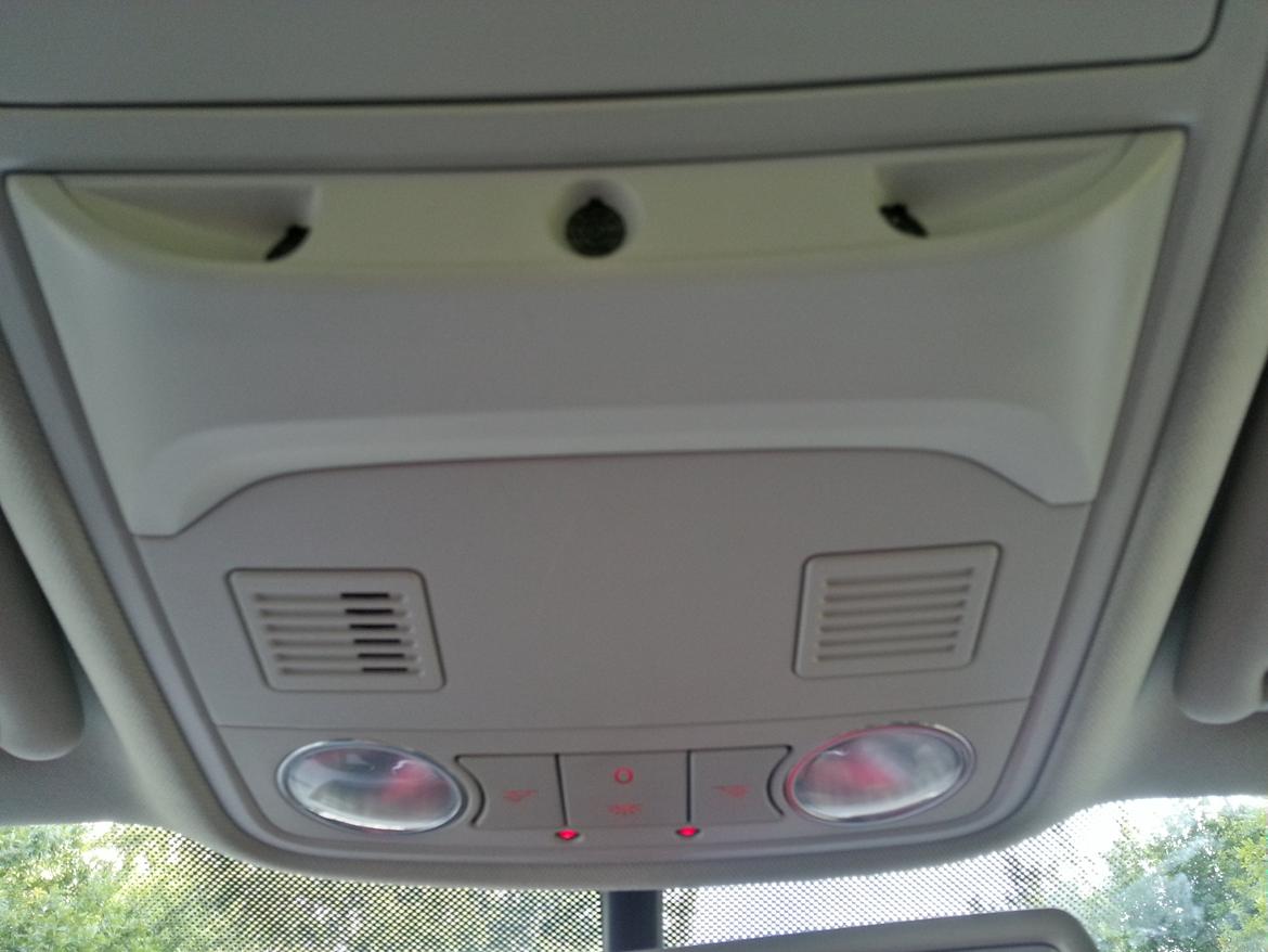 VW Volkswagen Golf 1.6 TDi BMT Highline - Røde lys dioder og VW Alarm "Plus" med 3 sensorer 
og kabineovervågning billede 16