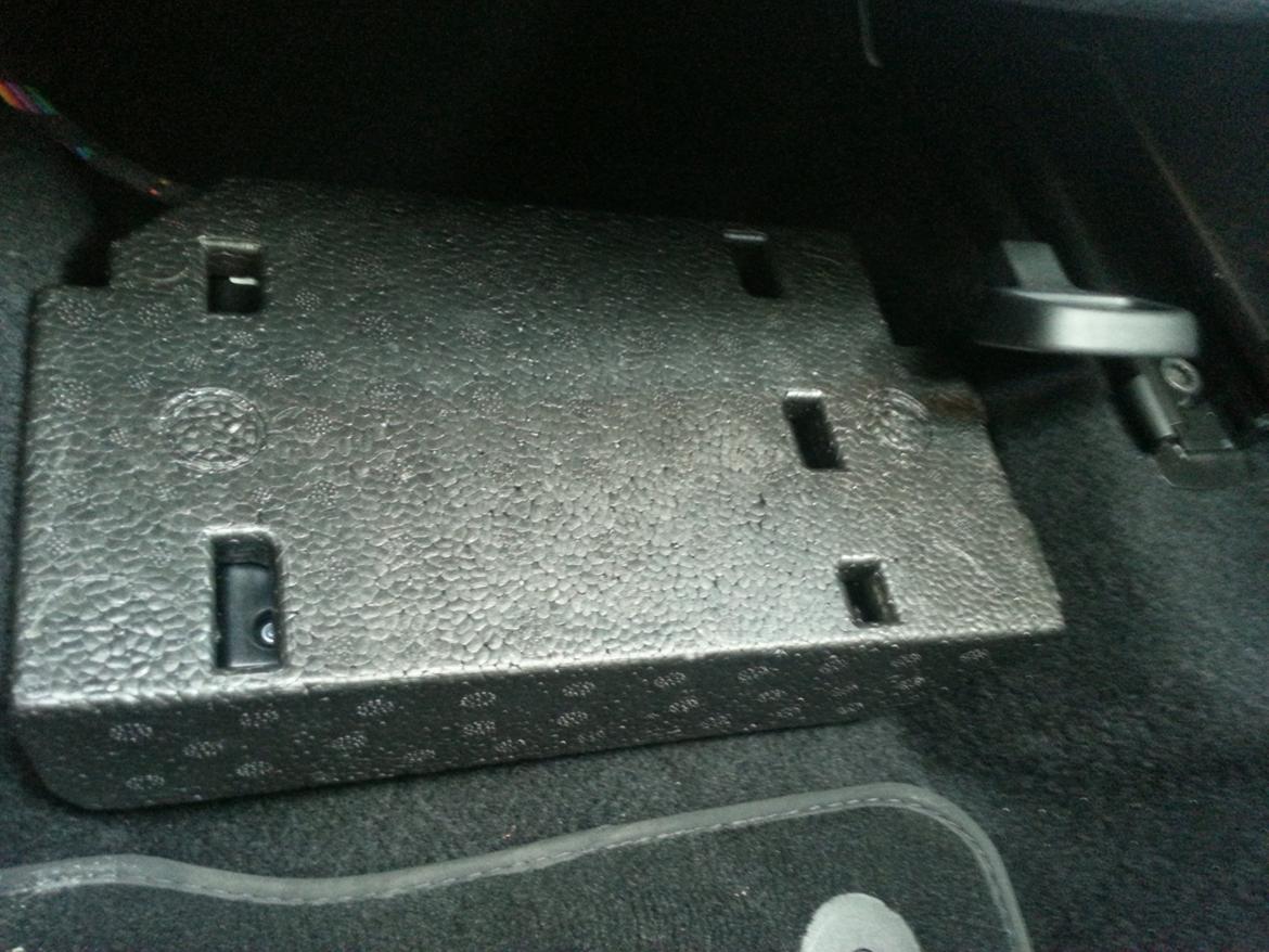 VW Volkswagen Golf 1.6 TDi BMT Highline - Bluetooth Premium monteret under passagersædet billede 20