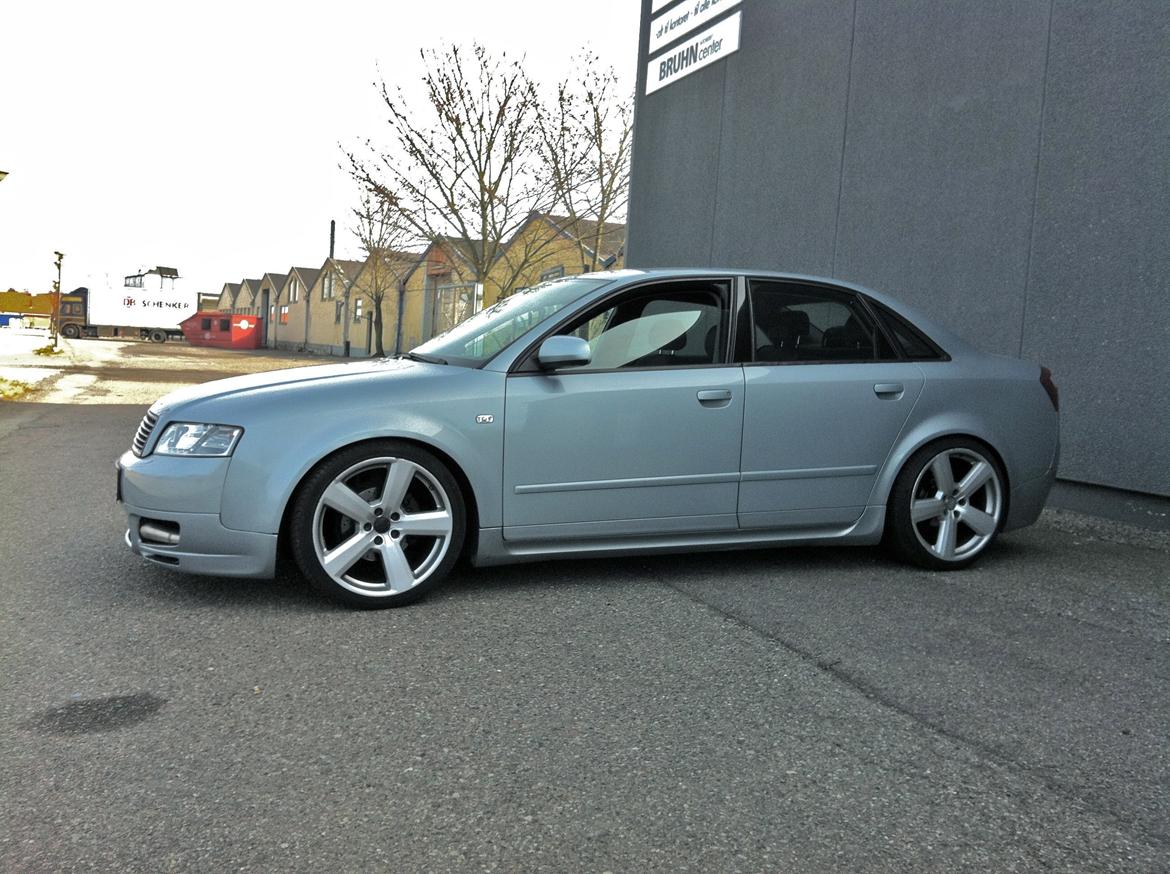 Audi A4 b6 limo billede 2