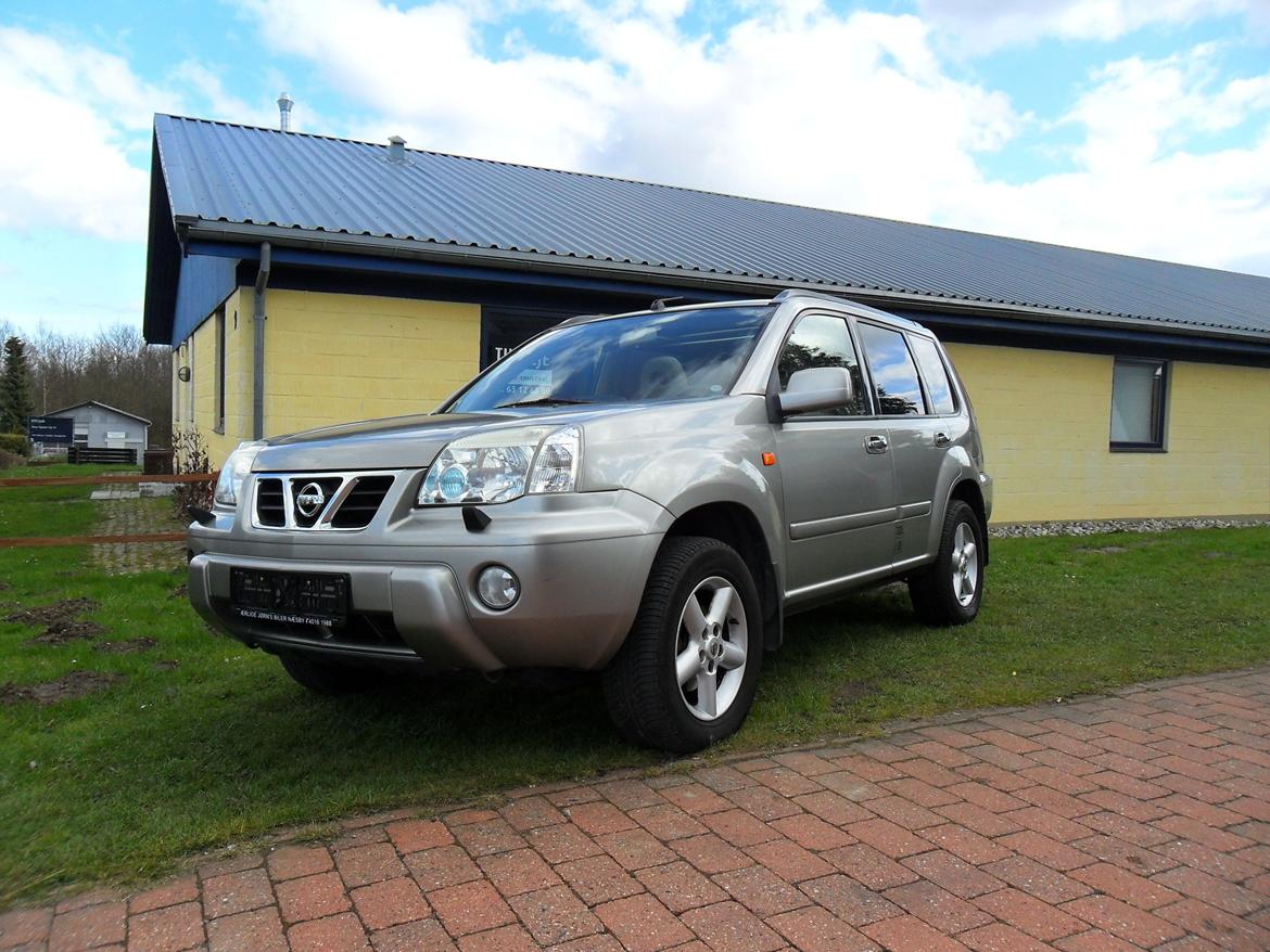 Nissan x-trail 2.5 billede 1