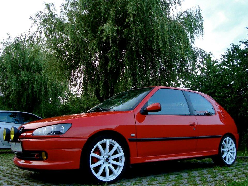 Peugeot 306 Gti-6 - ny vasket og poleret d.22/7
min dejlige kæreste har taget billedet billede 8