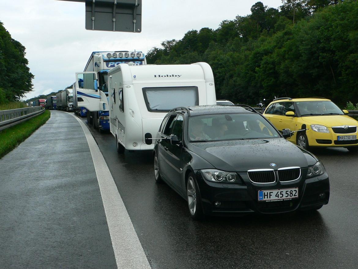 BMW 320d - I kø på den tyske motorvej
 billede 13