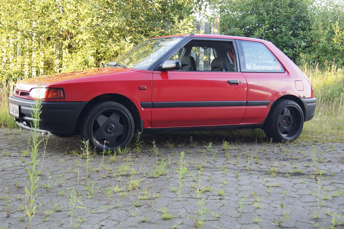 Mazda 323 bg 1.3 billede 3
